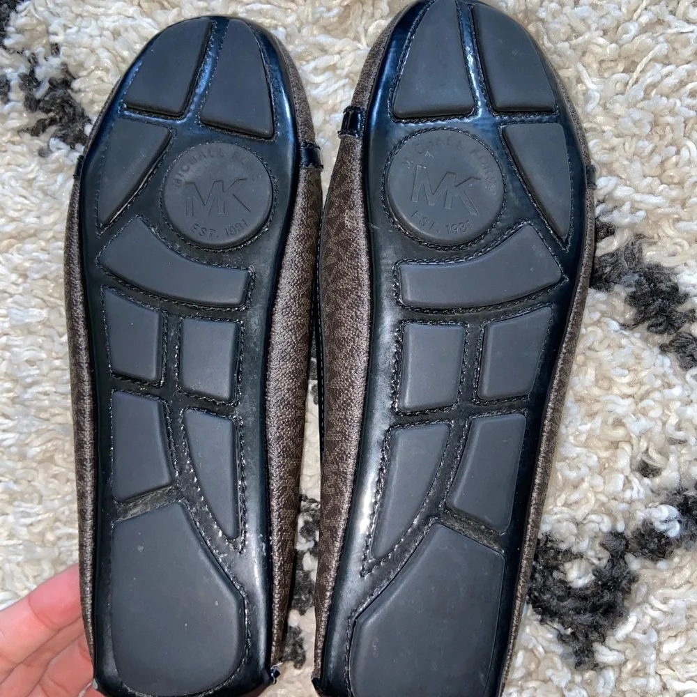 EUC Practically new Michael Kors Flats - Picture 4 of 6